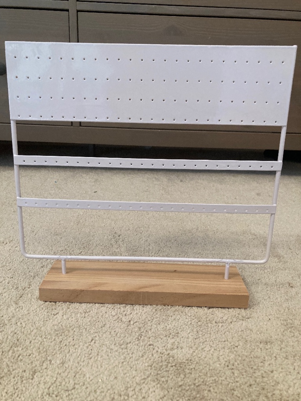 Earring displaying jewelry organizer stand